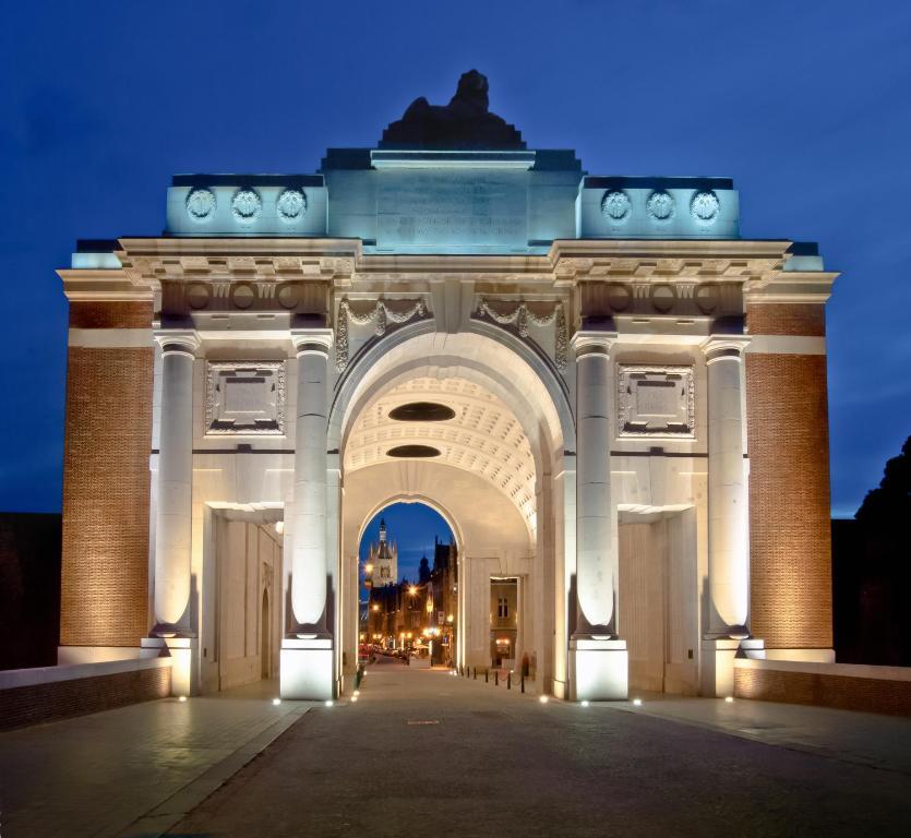 Albion Hotel Ypres Exterior photo